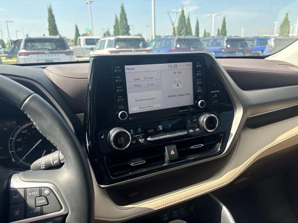 Used 2022 Black Toyota XLE image 3