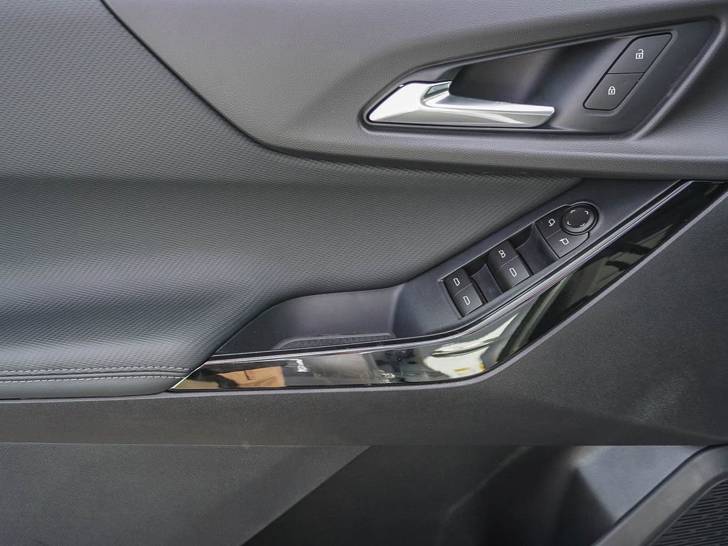 New 2026 Summit White Chevrolet LT image 18