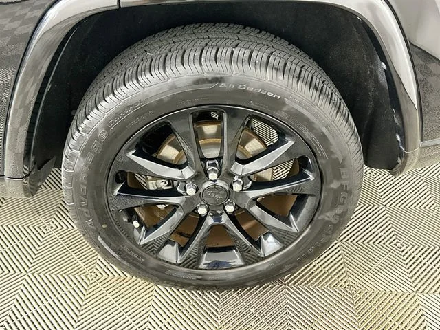 Certified Pre-Owned 2020 Jeep Grand Cherokee Altitude