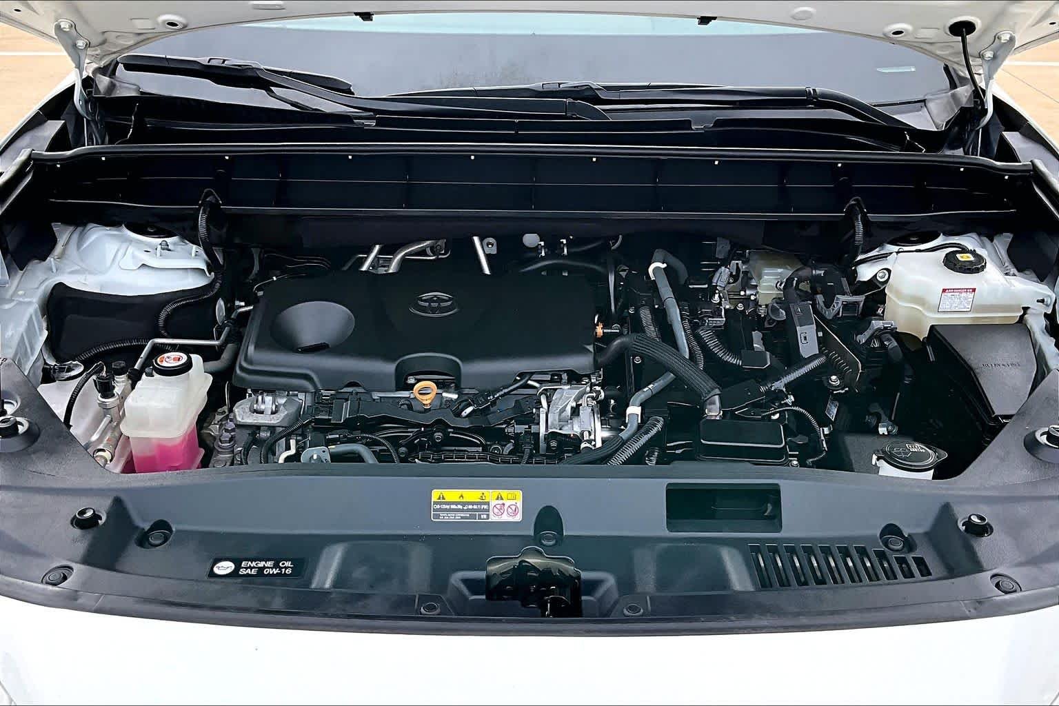 Used 2020 Blizzard Pearl Toyota Hybrid XLE image 32