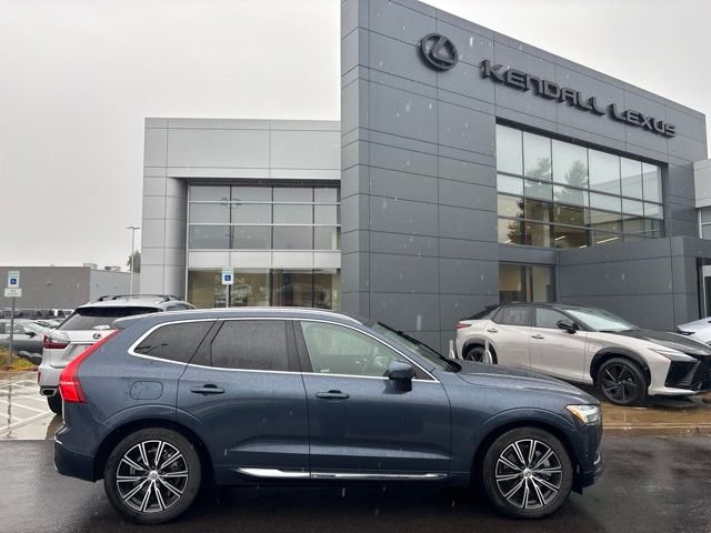 Used 2021 Blue Volvo T5 Inscription image 2