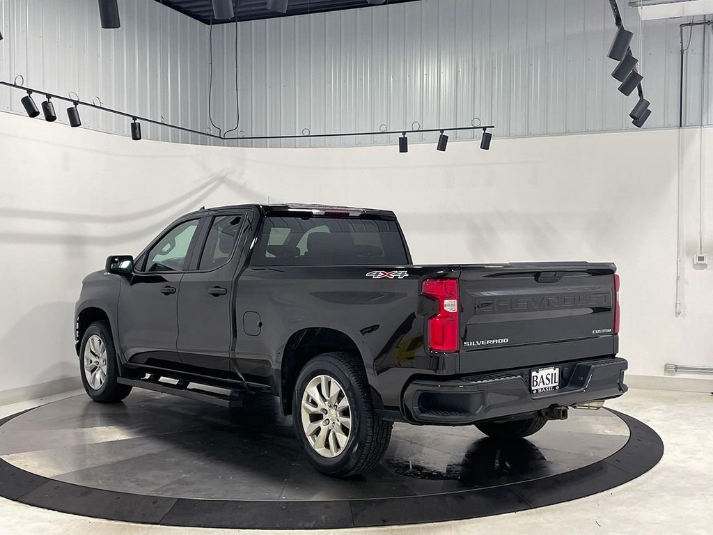 Used 2019 Brown Chevrolet Custom image 14