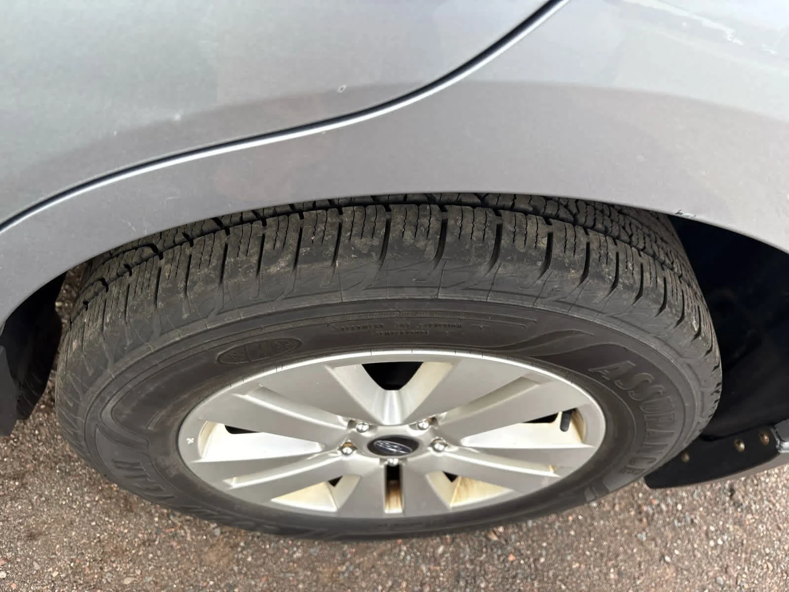 Used 2016 Ice Silver Metallic Subaru 2.5i Premium image 13