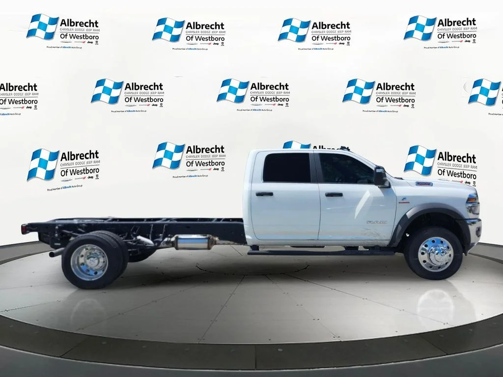 New 2026 Bright White Clearcoat RAM Tradesman image 6