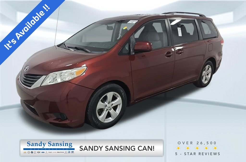 2014 Toyota Sienna LE V6 7-Passenger Access Seat's photo
