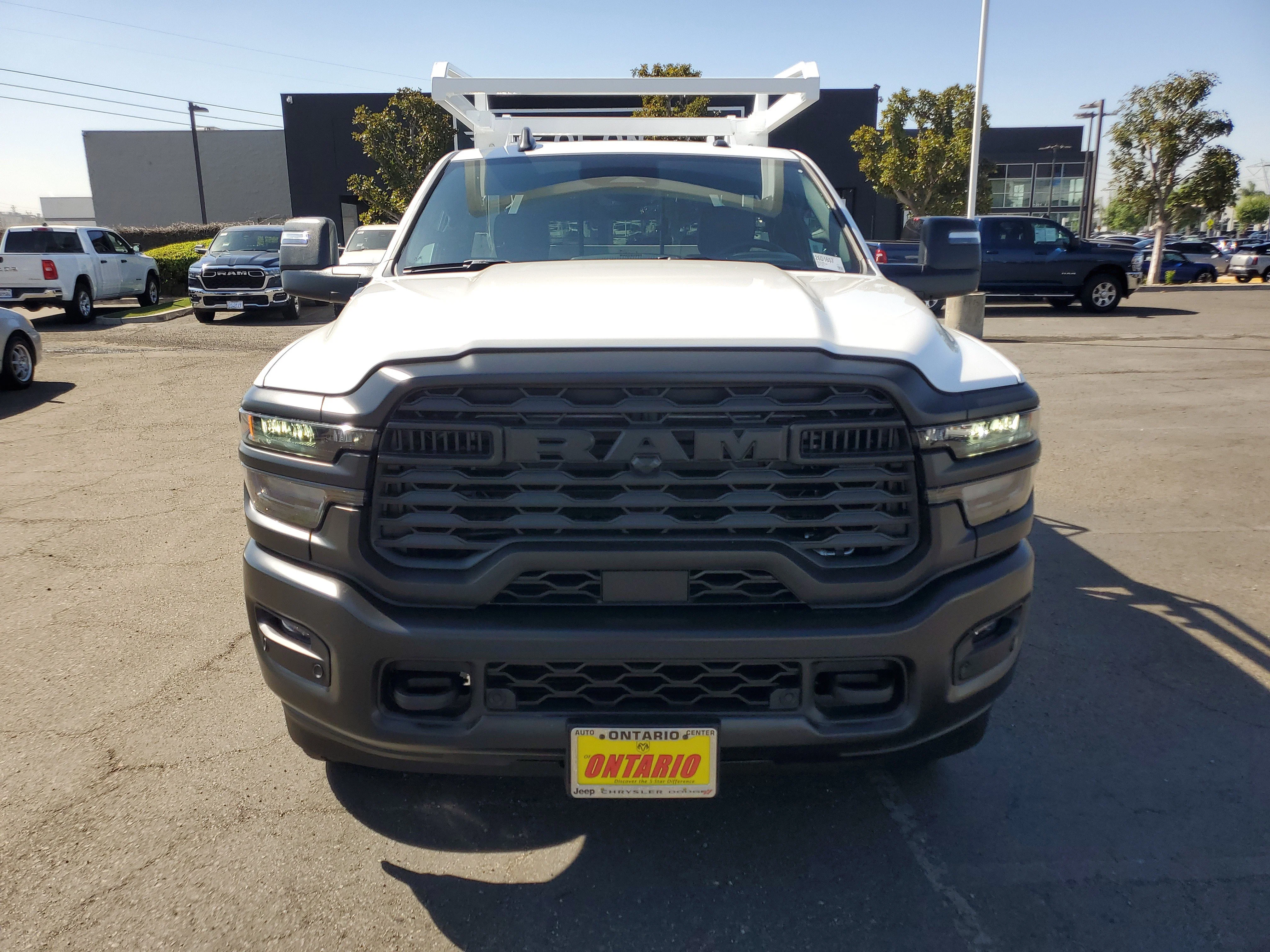New 2026 Bright White Clear-Coat Exterior Paint RAM Tradesman image 9