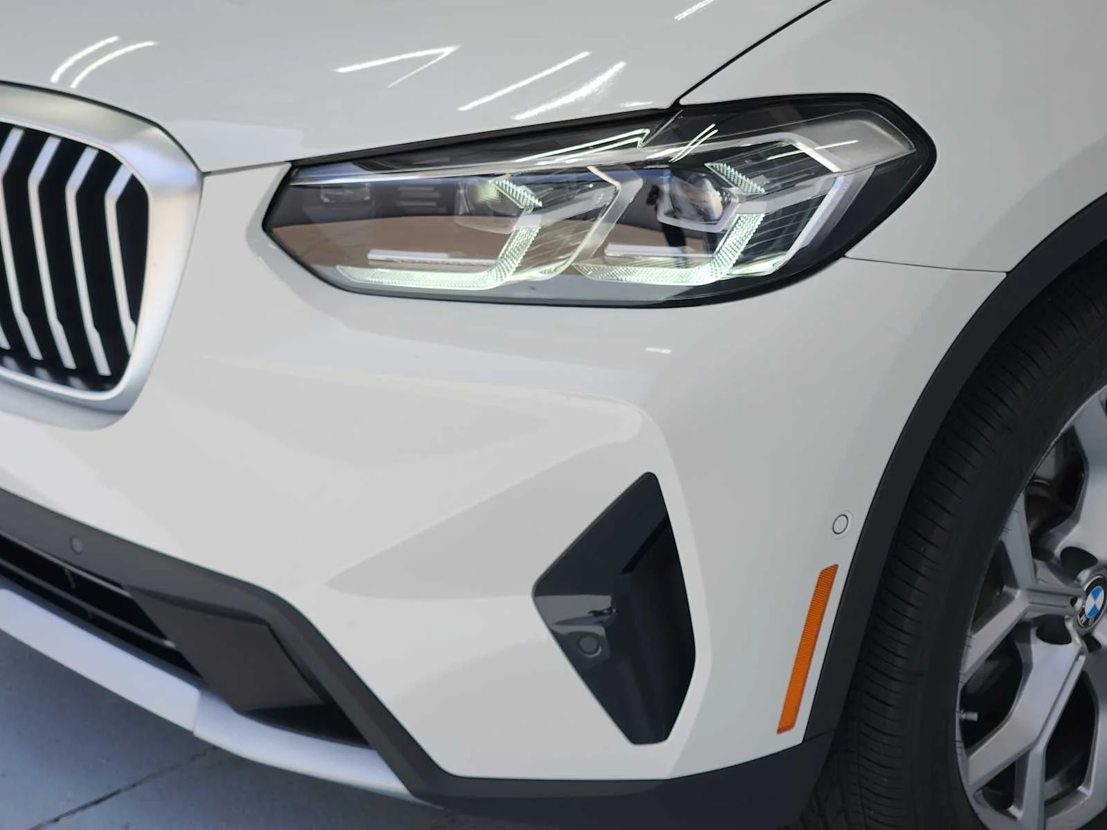 Certified Used 2024 Alpine White BMW xDrive30i image 7