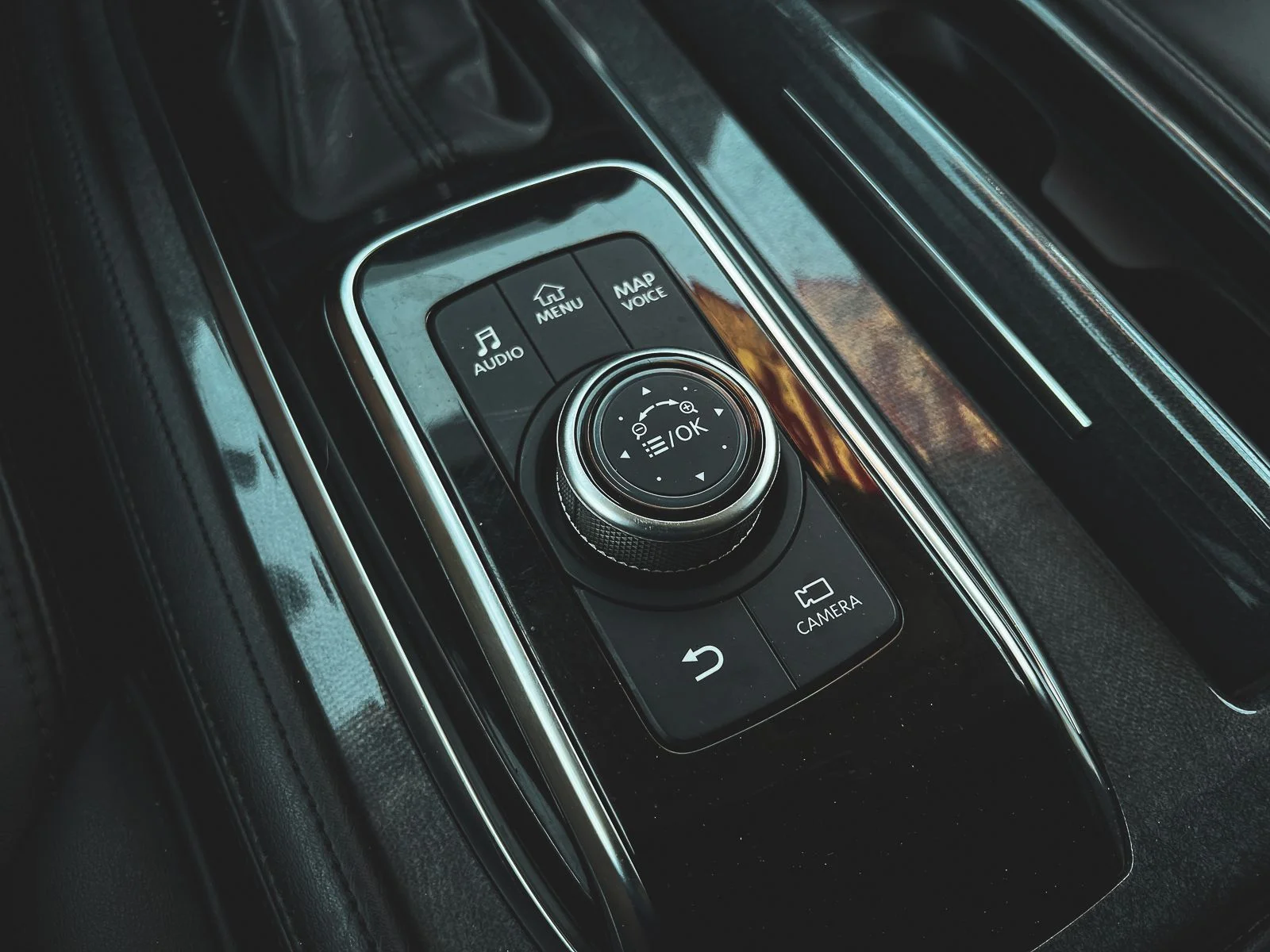 2021 Nissan Armada SV - Photo 29