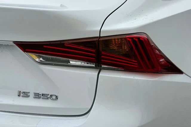 Used 2020 White Lexus 350 image 33