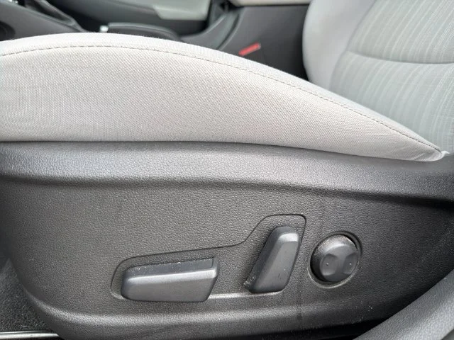Used 2023 Silver Hyundai SEL image 33