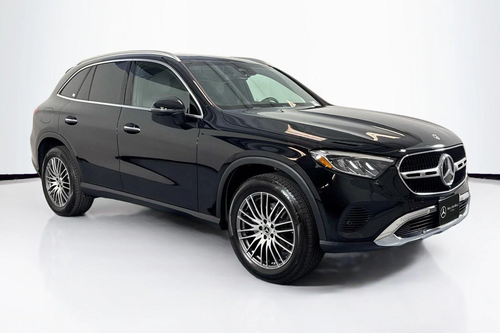 Used 2025 Black Mercedes-Benz GLC 300 image 3