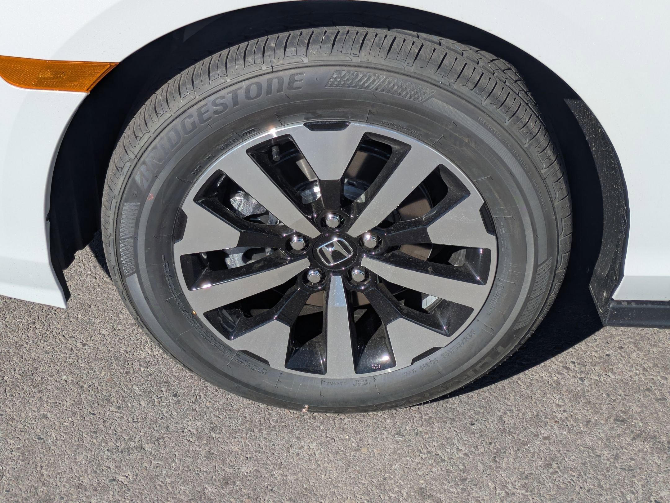 2026 Honda Odyssey EX-L - Photo 15
