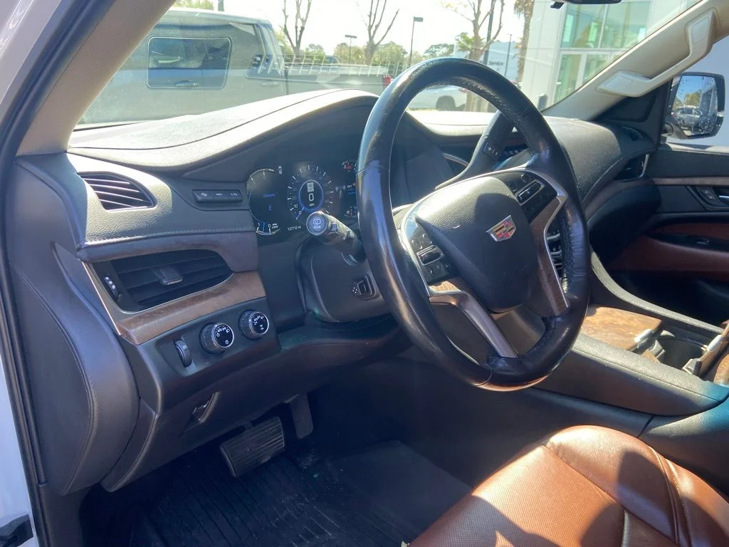 Used 2019 Crystal White Cadillac Premium Luxury image 9