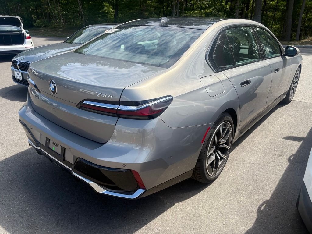 Used 2026 Oxide Grey Met BMW 740i xDrive image 5
