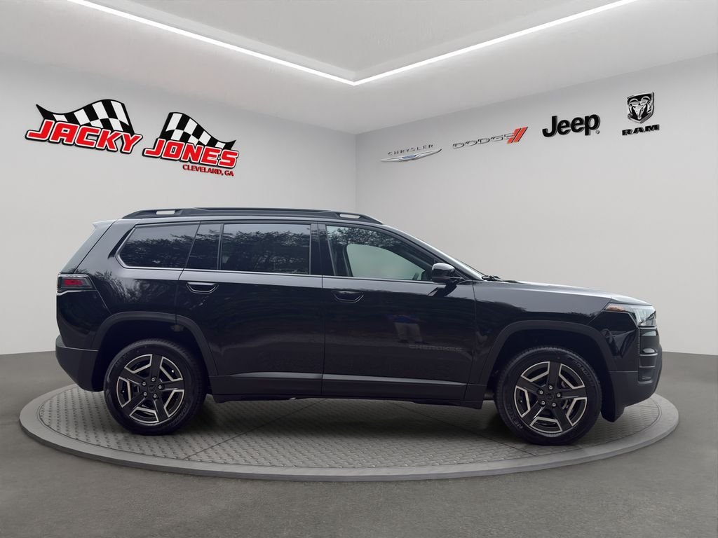 New 2026 Diamond Black Crystal Pearl-Coat Exterior Paint Jeep Limited image 12