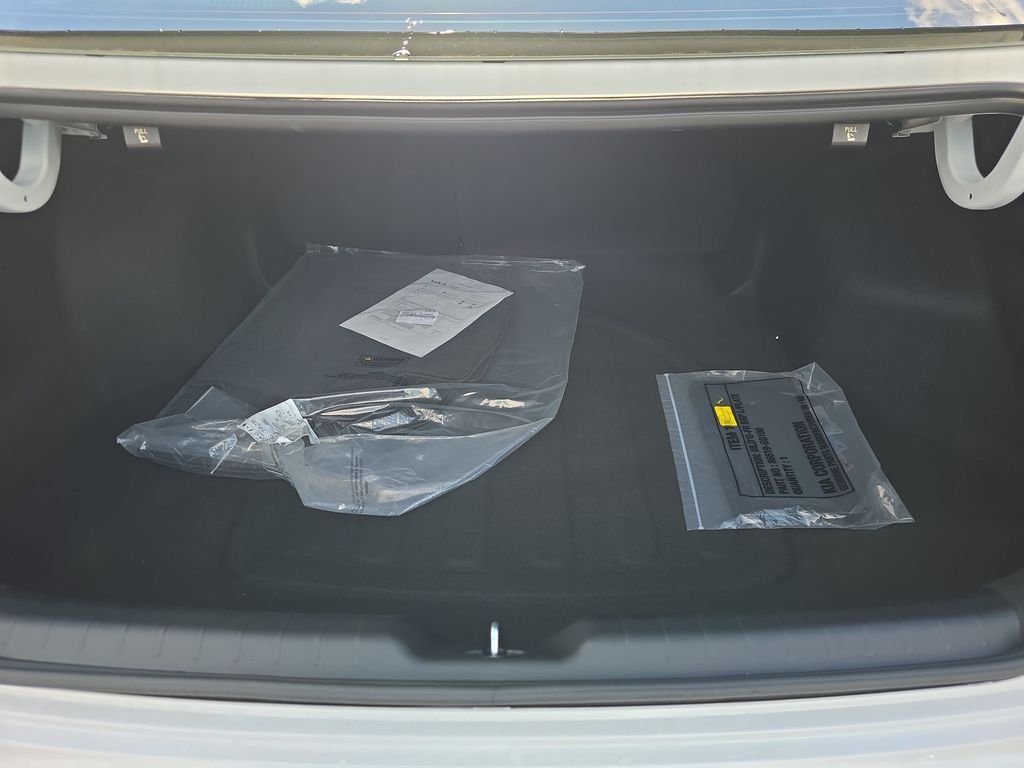 New 2026 Snow White Pearl Kia GT-Line Turbo image 33