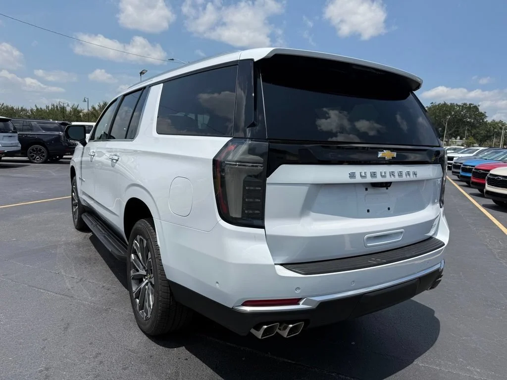 2026 Chevrolet Suburban High Country - Photo 6