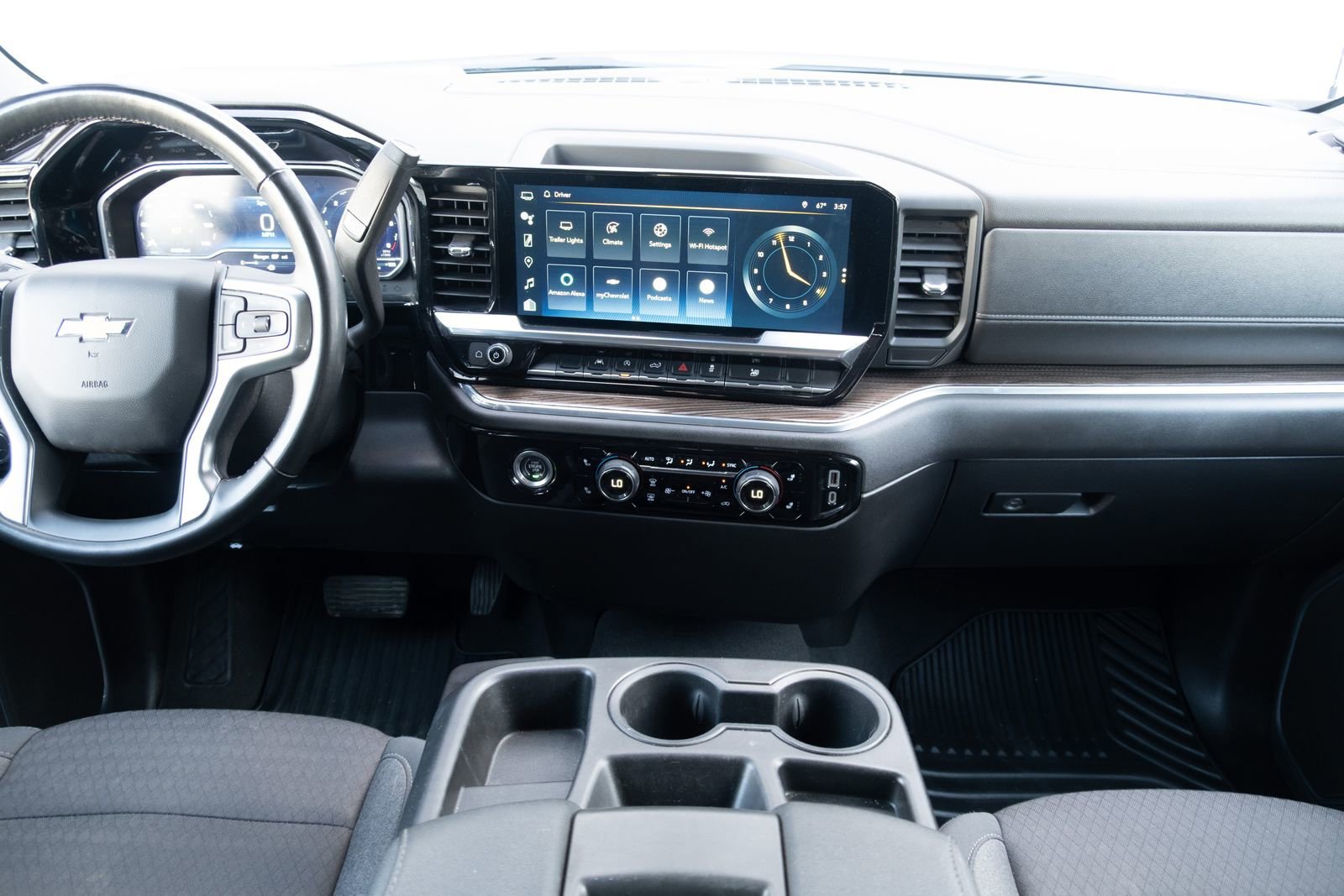 Used 2024 Summit White Chevrolet LT image 17