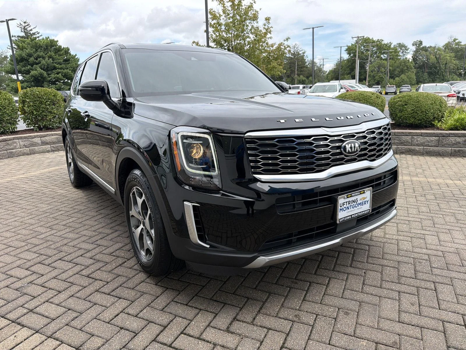 Used 2020 Ebony Black Kia EX image 7