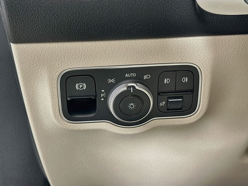Certified Used 2026 Silver Mercedes-Benz GLB 250 image 10