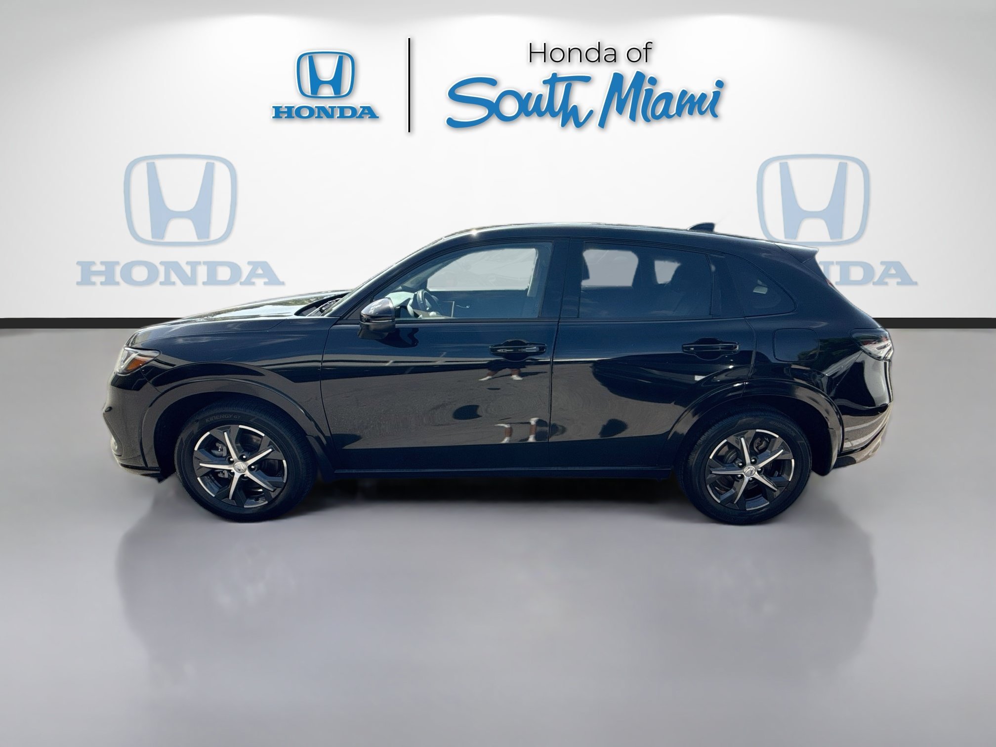 Certified Used 2023 Crystal Black Pearl Honda 2WD EX-L image 4