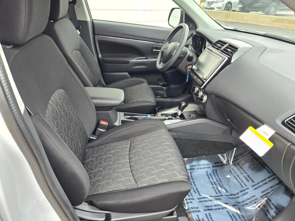 Used 2026 White Mitsubishi 2.0 ES image 4