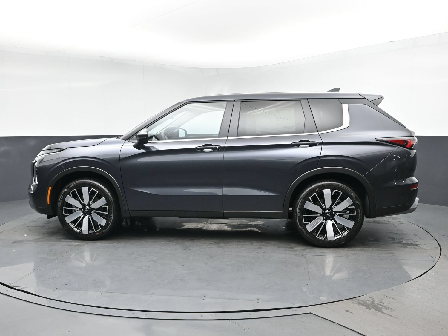 New 2026 Gray Mitsubishi SE 1.5T 2WD image 4
