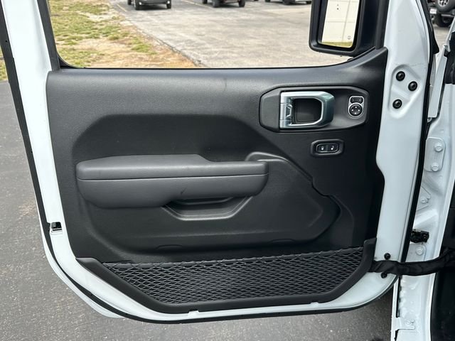 New 2026 Bright White Clear-Coat Exterior Paint Jeep Sport S image 29