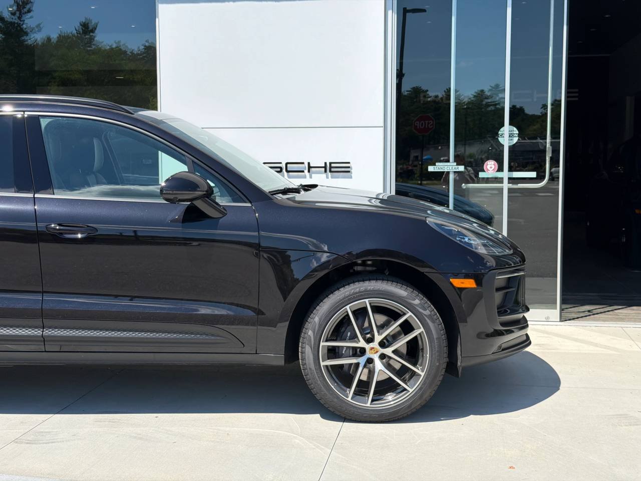 2026 Porsche Macan T - Photo 13