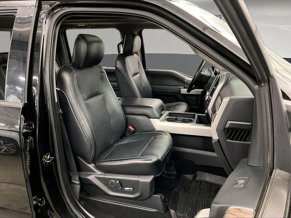 Used 2019 Black Ford Lariat image 10