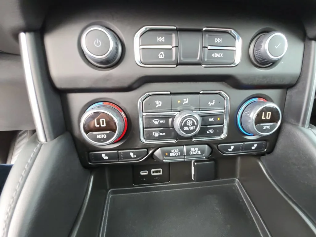 Used 2022 Auburn Metallic Chevrolet LT image 17