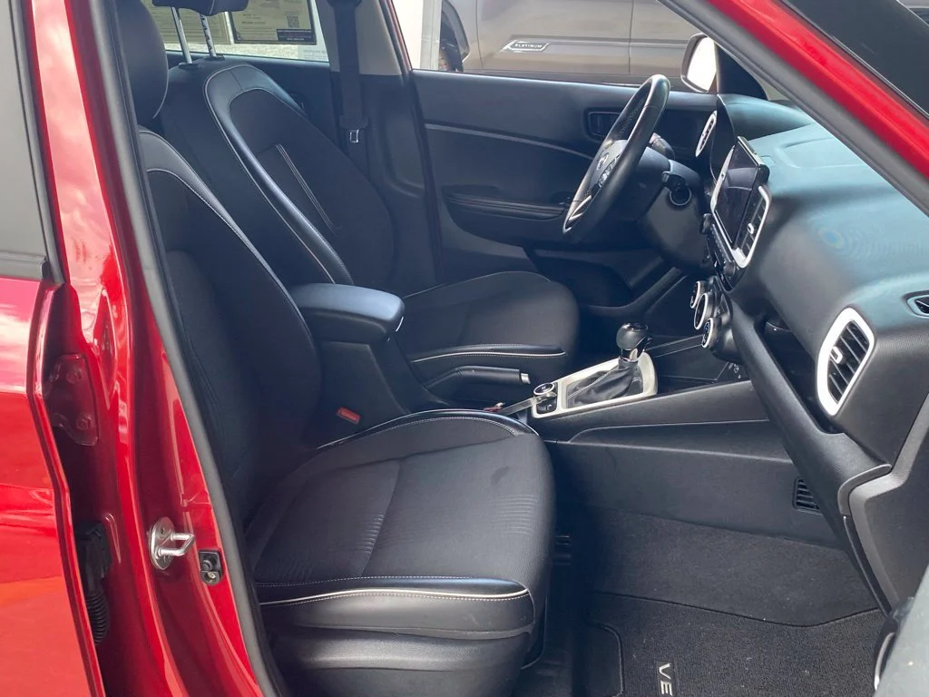 Used 2022 Red Hyundai Limited image 15