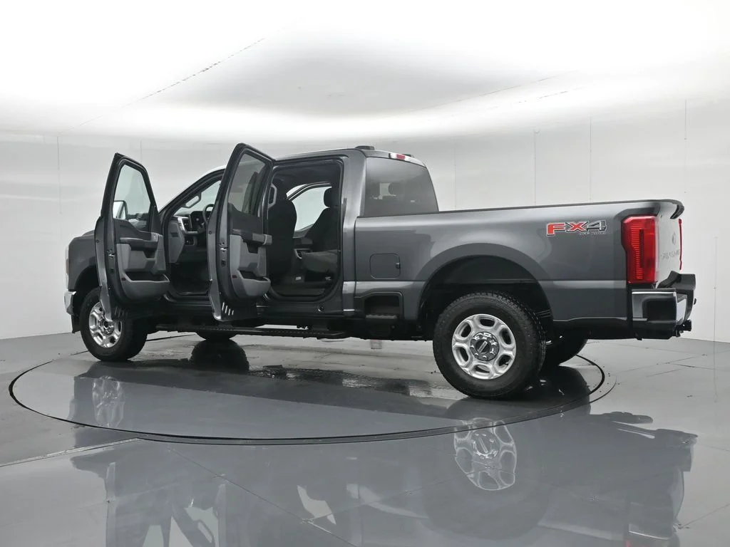 New 2026 Carbonized Gray Metallic Ford XLT image 34