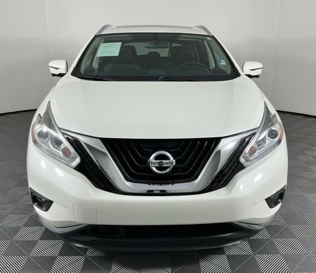 Used 2018 White Nissan Platinum image 3