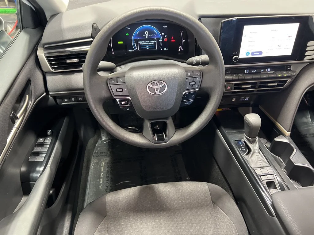 Used 2025 White Toyota LE image 19