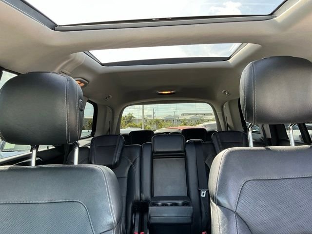 Used 2016 Gray Mercedes-Benz GL 550 image 18