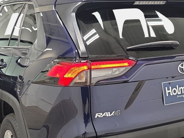 Certified Used 2025  Toyota XLE image 30