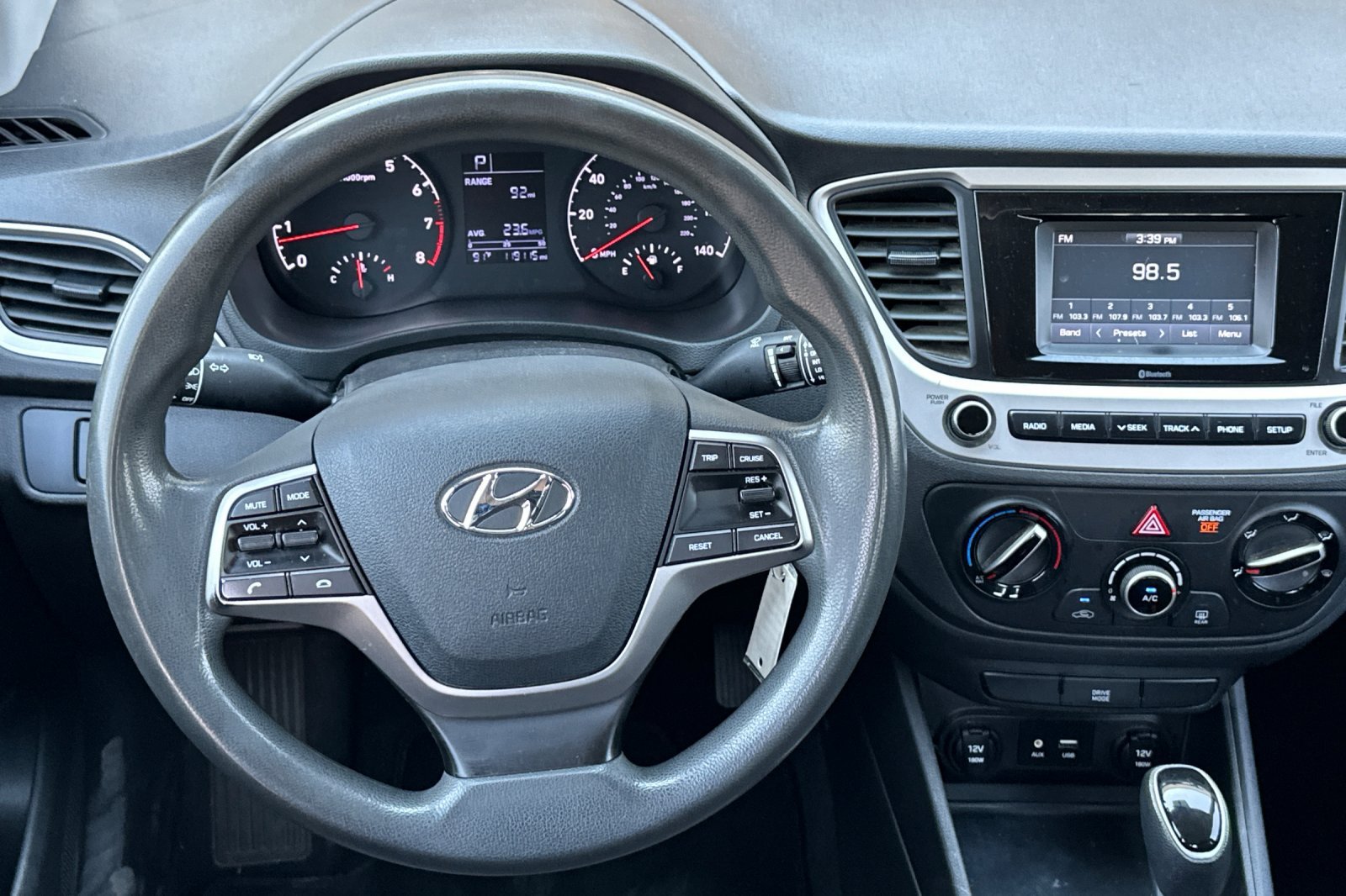 Used 2022 Olympus Silver Hyundai SE image 14