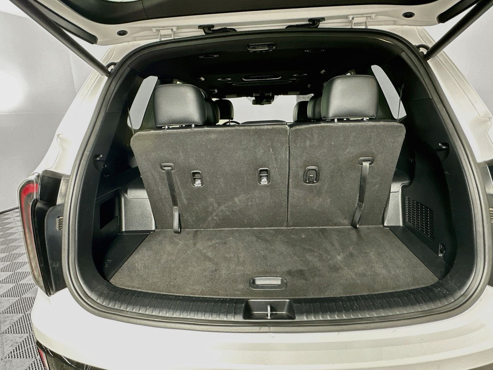 Used 2024 Glacial White Pearl Kia EX X-Line image 28