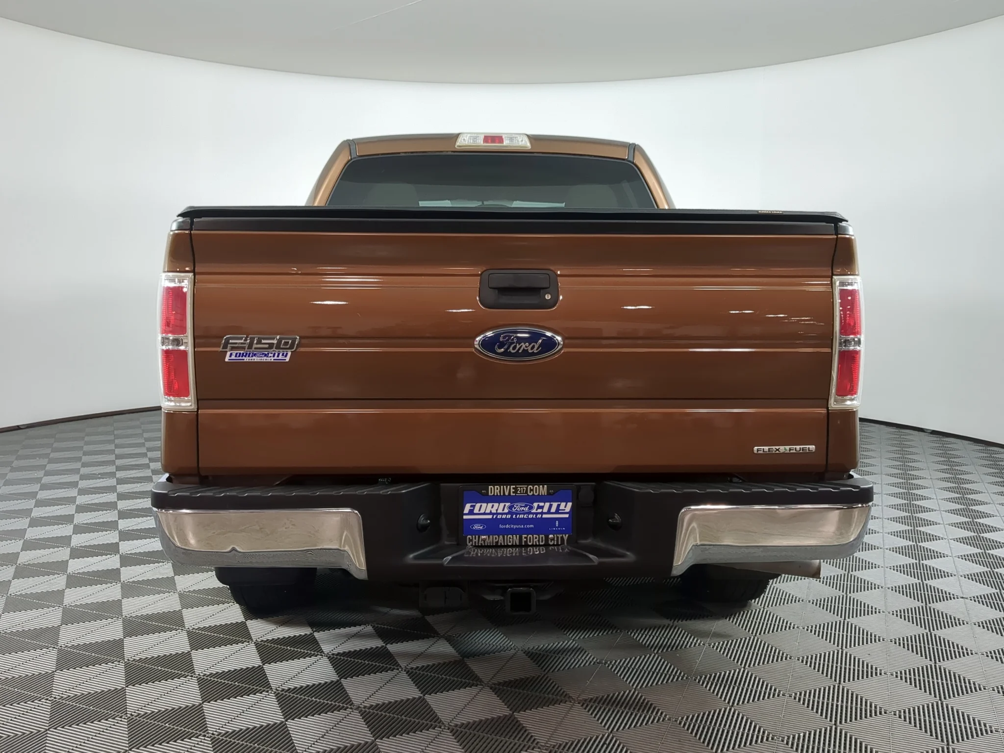 Used 2011 Golden Bronze Metallic Ford XLT image 8