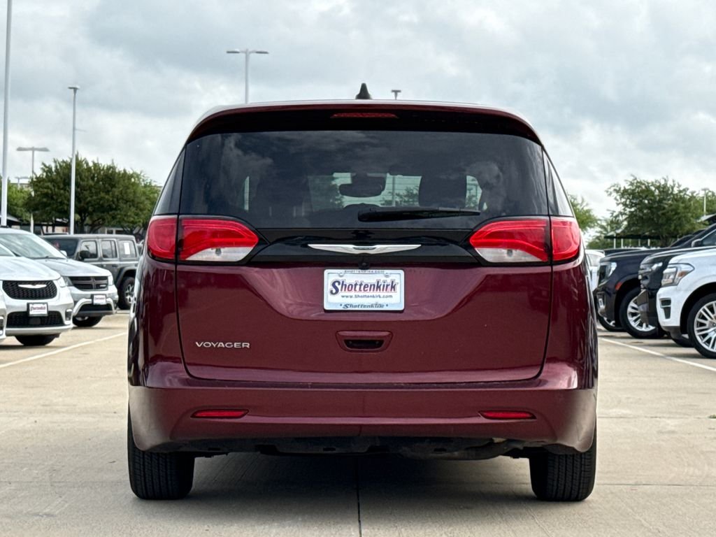 Used 2023 Red Chrysler LX image 7