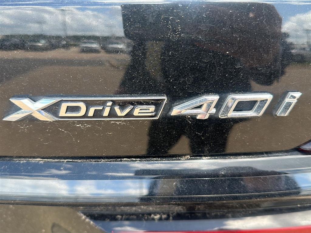 Used 2024 Black Sapphire Metallic BMW xDrive40i image 4