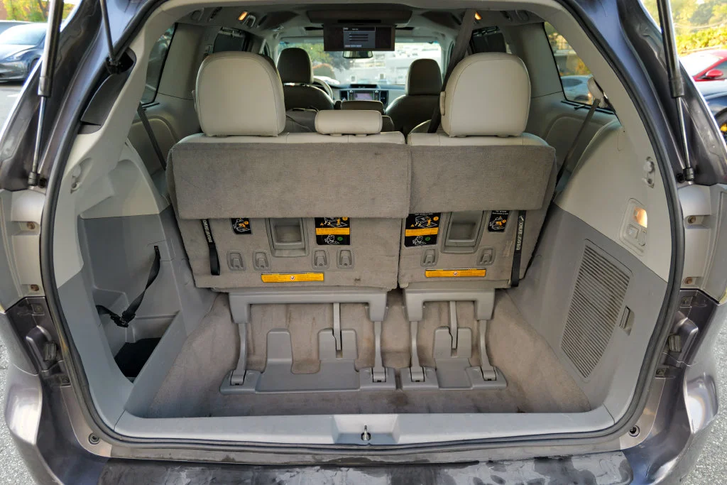 Used 2011 Predawn Gray Mica Toyota XLE image 56