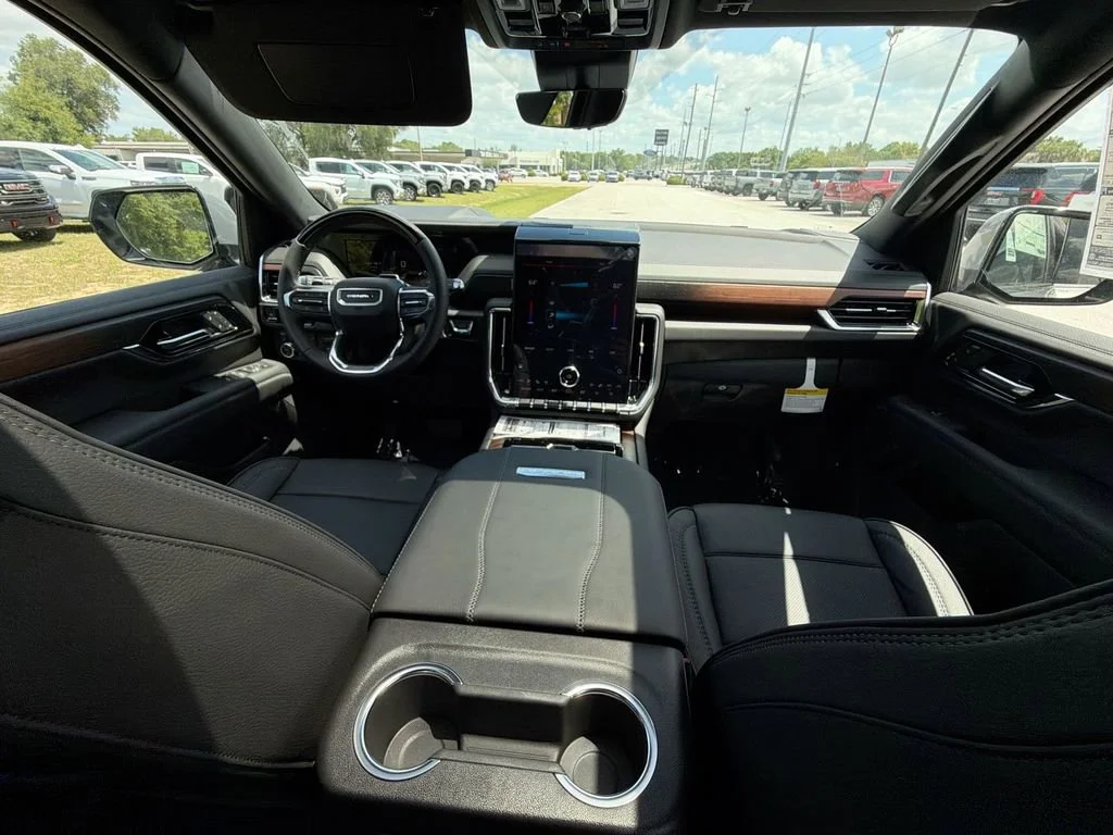 2026 GMC Yukon XL Denali - Photo 13