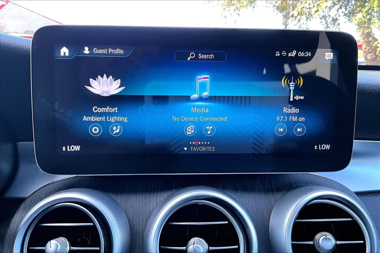 Used 2022  Mercedes-Benz GLC 300 image 31