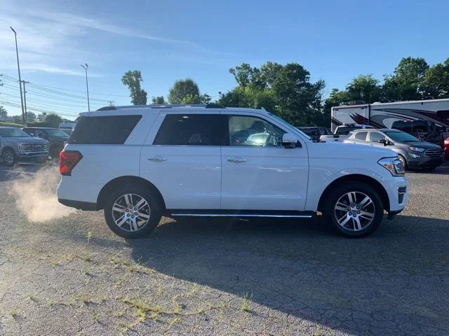Used 2023 White Ford Limited image 11