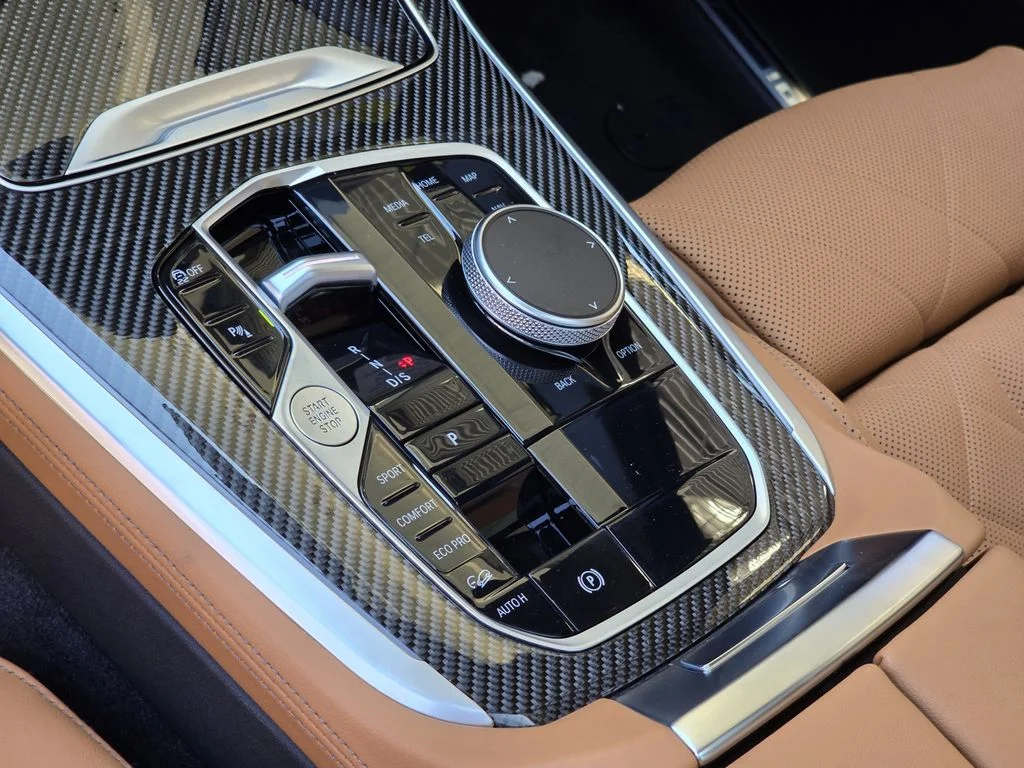 2025 BMW X5 M60i - Photo 17