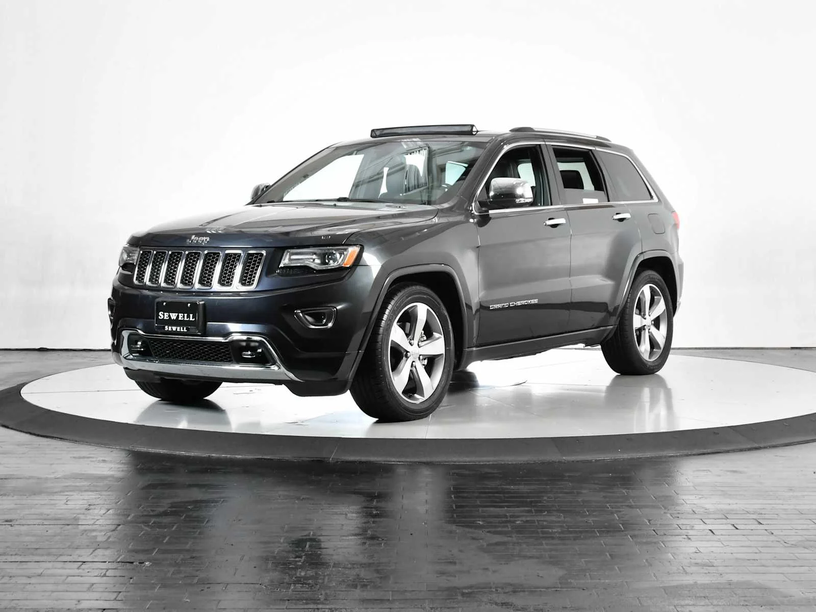 2016 Jeep Grand Cherokee Overland 4WD's photo