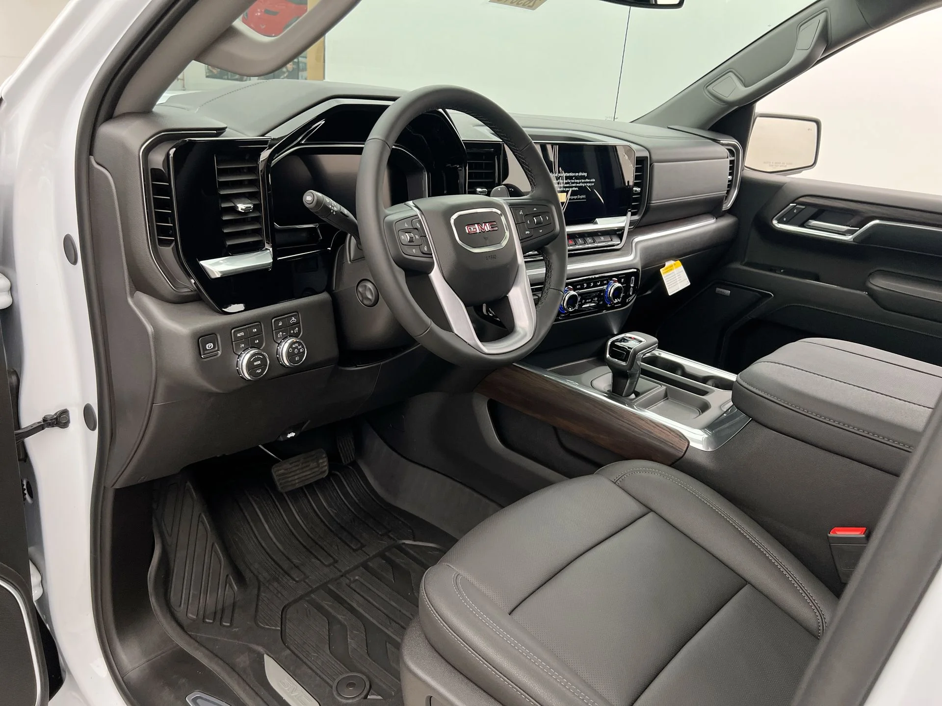 2026 GMC Sierra 1500 SLT - Photo 38