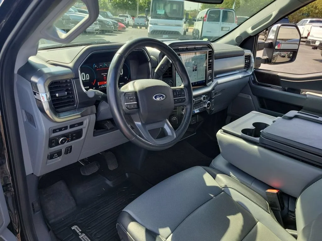 Used 2022 Black Ford LARIAT image 10